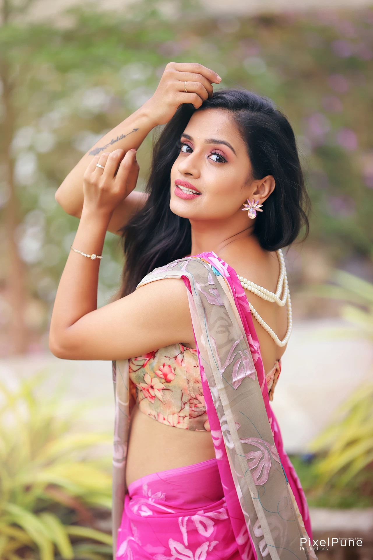 Actress Sanika Banaraswale in pink saree